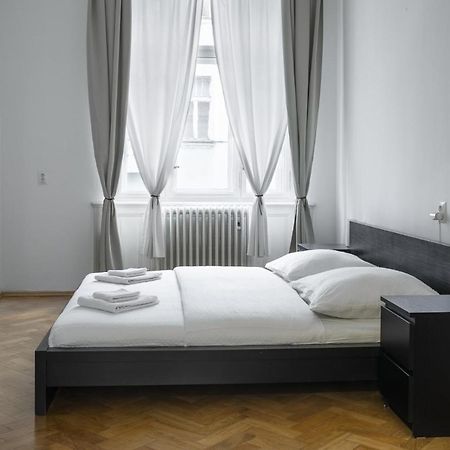 Prince Matyas Apartment Prag Exterior foto